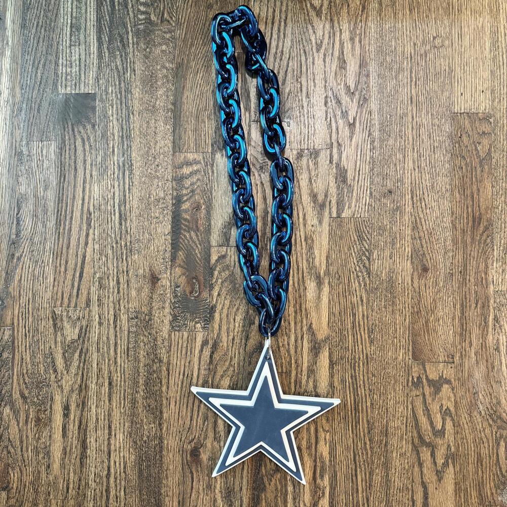 Dallas Cowboys Star Pendant Plastic Game Day Necklace with Chunky Chain